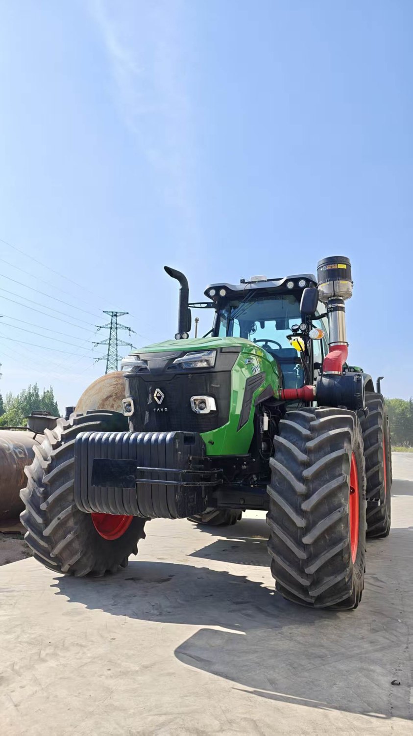 FAVO tractor factory verification scene